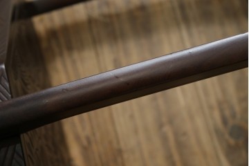 和製ビンテージ　日光彫り　咲き誇る花の彫刻が美しいコーナーラック　(R-080258)