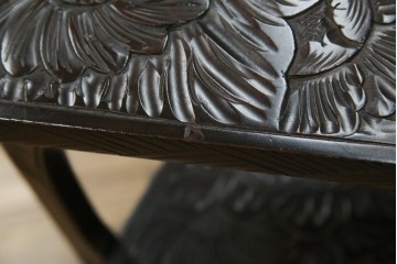 和製ビンテージ　日光彫り　咲き誇る花の彫刻が美しいコーナーラック　(R-080258)