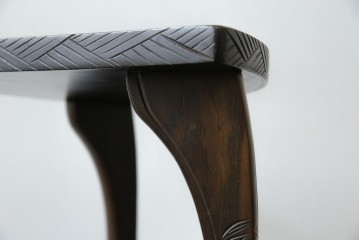 和製ビンテージ　日光彫り　咲き誇る花の彫刻が美しいコーナーラック　(R-080258)