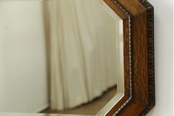 イギリスアンティーク　オーク材　Lloyd's Antiques(ロイズ・アンティークス)取り扱い　シンプルながらも気品漂うウォールミラー　(R-080266)