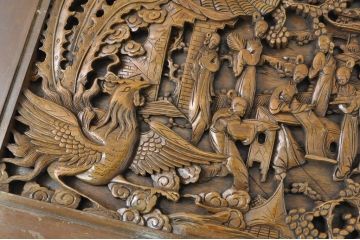 アジアンビンテージ　迫力のある龍と鳳凰(ほうおう)の彫刻が目を引くガラス天板付き座卓(ローテーブル、センターテーブル、リビングテーブル、ヴィンテージ)(R-080274)