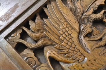 アジアンビンテージ　迫力のある龍と鳳凰(ほうおう)の彫刻が目を引くガラス天板付き座卓(ローテーブル、センターテーブル、リビングテーブル、ヴィンテージ)(R-080274)