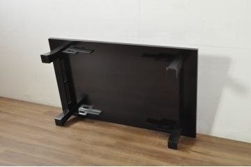 中古　美品　特撰輪島塗り　在銘　沈金　ガラス天板付き　花鳥図が目を引く黒漆塗りの座卓(ローテーブル、センターテーブル、リビングテーブル)(R-080276)