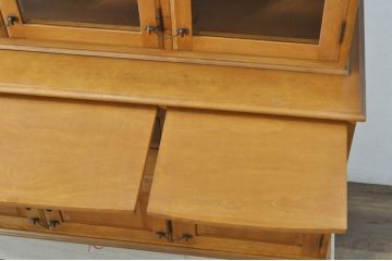 中古　美品　最高級!!　職人手作りオーダー家具　上質な作り込みの横浜ダニエル風作業台付きキャビネット(収納棚、戸棚、カップボード、食器棚)(製作費約185万円)(R-080277)