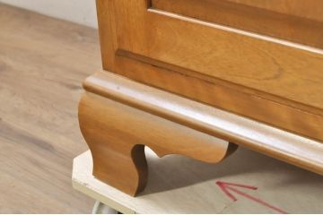 中古　美品　最高級!!　職人手作りオーダー家具　上質な作り込みの横浜ダニエル風作業台付きキャビネット(収納棚、戸棚、カップボード、食器棚)(製作費約185万円)(R-080277)