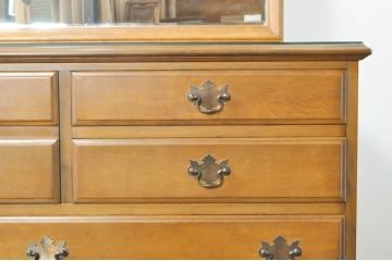 中古　美品　職人手作りオーダー家具　上品な佇まいの横浜ダニエル風チェスト(引き出し、サイドボード、整理箪笥、収納箪笥)(R-080280)