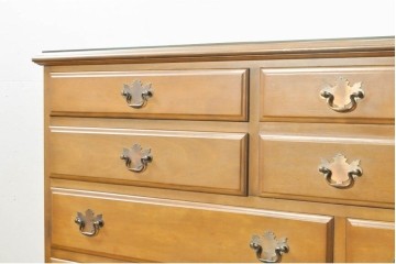 中古　美品　職人手作りオーダー家具　上品な佇まいの横浜ダニエル風チェスト　(R-080280)