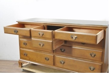 中古　美品　職人手作りオーダー家具　上品な佇まいの横浜ダニエル風チェスト　(R-080280)