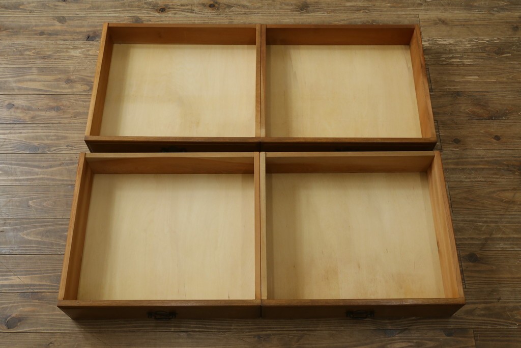 中古　美品　職人手作りオーダー家具　上品な佇まいの横浜ダニエル風チェスト　(R-080280)