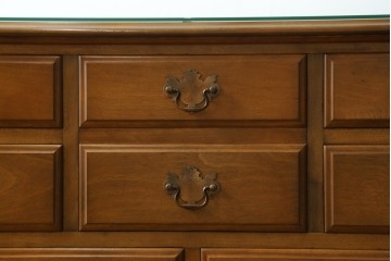 中古　美品　職人手作りオーダー家具　上品な佇まいの横浜ダニエル風チェスト　(R-080280)