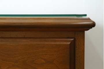 中古　美品　職人手作りオーダー家具　上品な佇まいの横浜ダニエル風チェスト　(R-080280)