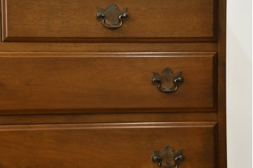 中古　美品　職人手作りオーダー家具　上品な佇まいの横浜ダニエル風チェスト　(R-080280)