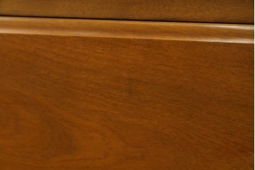 中古　美品　職人手作りオーダー家具　上品な佇まいの横浜ダニエル風チェスト　(R-080280)