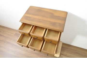 中古　職人手作りオーダー家具　クラシカルな雰囲気漂う上品なチェスト(引き出し、洋服タンス)(R-080281)