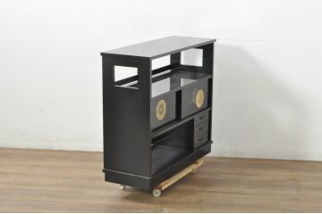中古　美品　輪島塗り　シンプルながらも上品さを醸し出す漆塗りの飾り棚(茶棚、収納棚、戸棚、サイドキャビネット)(定価約120万円)(R-080282)
