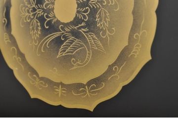 中古　美品　輪島塗り　シンプルながらも上品さを醸し出す漆塗りの飾り棚(茶棚、収納棚、戸棚、サイドキャビネット)(定価約120万円)(R-080282)