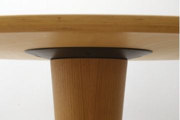 中古　美品　arflex(アルフレックス)　ステーションチェントロ(STATION CENTRO)　洗練されたモダンデザインが魅力的なダイニングテーブル(定価約45万円)(ラウンドテーブル、丸テーブル、食卓)(R-080284)