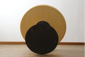 中古　美品　arflex(アルフレックス)　ステーションチェントロ(STATION CENTRO)　洗練されたモダンデザインが魅力的なダイニングテーブル(定価約45万円)(ラウンドテーブル、丸テーブル、食卓)(R-080284)
