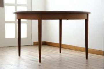 イギリスビンテージ　美品!!　G-PLAN(ジープラン)　洗練された佇まいが魅力のエクステンションテーブル(ダイニングテーブル、拡張式テーブル、食卓、2人掛け、4人掛け、6人掛け、ラウンドテーブル、ヴィンテージ、英国)(R-080285)