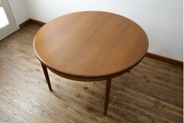 イギリスビンテージ　美品!!　G-PLAN(ジープラン)　洗練された佇まいが魅力のエクステンションテーブル(ダイニングテーブル、拡張式テーブル、食卓、2人掛け、4人掛け、6人掛け、ラウンドテーブル、ヴィンテージ、英国)(R-080285)