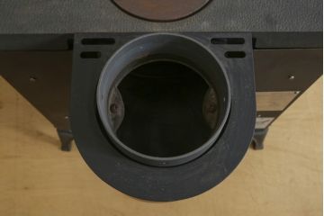 中古　美品　NESTOR MARTIN(ネスターマーティン)　S43　スタイリッシュなデザインでお部屋にも取り入れやすい薪ストーブ(暖房器具)(R-080286)