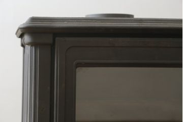 中古　美品　NESTOR MARTIN(ネスターマーティン)　S43　スタイリッシュなデザインでお部屋にも取り入れやすい薪ストーブ(暖房器具)(R-080286)
