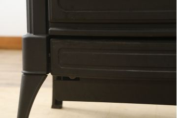 中古　美品　NESTOR MARTIN(ネスターマーティン)　S43　スタイリッシュなデザインでお部屋にも取り入れやすい薪ストーブ(暖房器具)(R-080286)