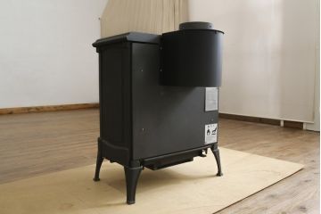 中古　美品　NESTOR MARTIN(ネスターマーティン)　S43　スタイリッシュなデザインでお部屋にも取り入れやすい薪ストーブ(暖房器具)(R-080286)