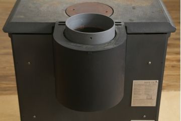 中古　美品　NESTOR MARTIN(ネスターマーティン)　S43　スタイリッシュなデザインでお部屋にも取り入れやすい薪ストーブ(暖房器具)(R-080286)