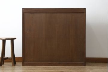 中古　美品　軽井沢彫り　隅々まで施された桜の彫りが美しい収納棚(本棚、キャビネット、サイドキャビネット、食器棚、飾り棚、戸棚)(R-080288)