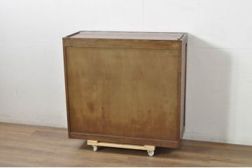 中古　美品　軽井沢彫り　隅々まで施された桜の彫りが美しいサイドボード(サイドキャビネット、サイドチェスト、収納棚、戸棚、引き出し)(R-080289)
