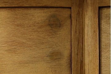 スペインヴィンテージ　パイン材　ナチュラルな木の色味が魅力のアンティーク調のチェスト　(R-080293)