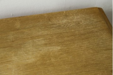 スペインヴィンテージ　パイン材　ナチュラルテイストのお部屋におすすめなアンティーク調のローチェスト　(R-080294)