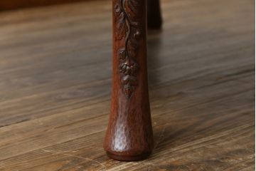 和製アンティーク　根来塗り　鎌倉彫　かわいらしいお花の彫刻入りの丸いちゃぶ台(円卓、座卓、ラウンドテーブル、ローテーブル、リビングテーブル)(R-080305)