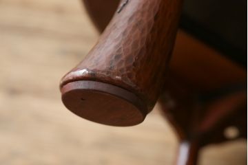 和製アンティーク　根来塗り　鎌倉彫　かわいらしいお花の彫刻入りの丸いちゃぶ台(円卓、座卓、ラウンドテーブル、ローテーブル、リビングテーブル)(R-080305)