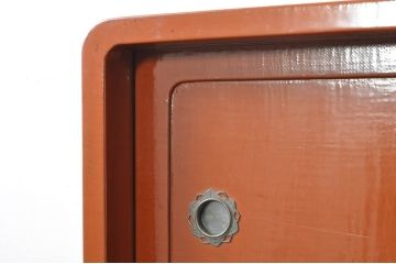 中古　超美品!!　特注!!　最上物!!　内部まで漆塗り　朱塗　布目塗り　漆の味のある風合いが目を引く茶タンス(茶箪笥、茶棚、飾り棚、収納棚、戸棚、引き出し)(製作費約300万円)(R-080306)