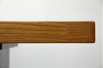 中古　ブランド家具　特注　オーダー品　天板極厚　タモ材　無垢　ブラックとナチュラルカラーのコントラストが素敵な組み立て式収納付きの特大テーブル　定価約70万円相当　(R-080307)