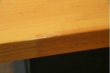 中古　ブランド家具　特注　オーダー品　天板極厚　タモ材　無垢　ブラックとナチュラルカラーのコントラストが素敵な組み立て式収納付きの特大テーブル　定価約70万円相当　(R-080307)