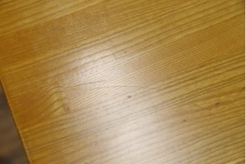 中古　ブランド家具　特注　オーダー品　天板極厚　タモ材　無垢　ブラックとナチュラルカラーのコントラストが素敵な組み立て式収納付きの特大テーブル　定価約70万円相当　(R-080307)