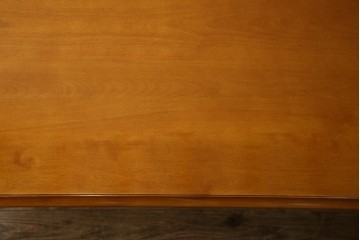 中古　美品　横浜クラシック家具　ダニエル(daniel)　品のあるデザインが目を引くダイニングテーブル　(R-080308)