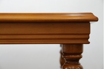 中古　美品　横浜クラシック家具　ダニエル(daniel)　品のあるデザインが目を引くダイニングテーブル　(R-080308)