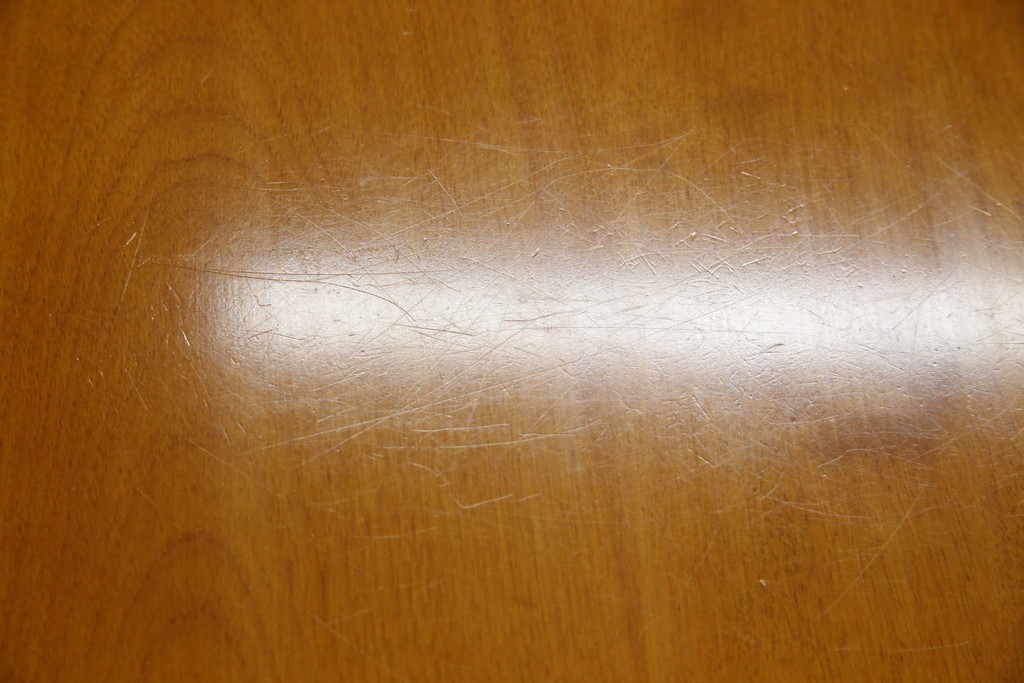 中古　美品　横浜クラシック家具　ダニエル(daniel)　品のあるデザインが目を引くダイニングテーブル　(R-080308)