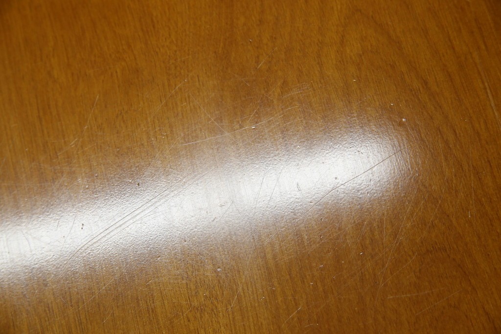 中古　美品　横浜クラシック家具　ダニエル(daniel)　品のあるデザインが目を引くダイニングテーブル　(R-080308)
