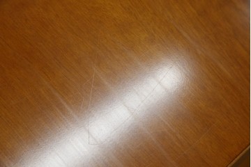 中古　美品　横浜クラシック家具　ダニエル(daniel)　品のあるデザインが目を引くダイニングテーブル　(R-080308)