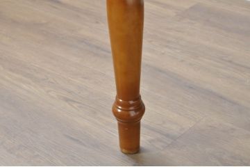 中古　美品　横浜クラシック家具　ダニエル(daniel)　品のあるデザインが目を引くダイニングテーブル(4人掛け、6人掛け、食卓)(R-080308)