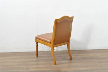 中古　横浜クラシック家具　ダニエル(daniel)　本革(レザー)　品のある佇まいが素敵なダイニングチェア(椅子、イス、アームレスチェア)(定価約25万円)(R-080315)