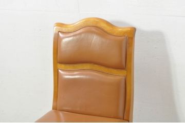 中古　横浜クラシック家具　ダニエル(daniel)　本革(レザー)　品のある佇まいが素敵なダイニングチェア(椅子、イス、アームレスチェア)(定価約25万円)(R-080315)
