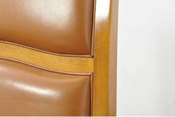 中古　横浜クラシック家具　ダニエル(daniel)　本革(レザー)　品のある佇まいが素敵なダイニングチェア(椅子、イス、アームレスチェア)(定価約25万円)(R-080315)