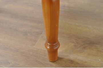 中古　横浜クラシック家具　ダニエル(daniel)　本革(レザー)　品のある佇まいが素敵なダイニングチェア(椅子、イス、アームレスチェア)(定価約25万円)(R-080315)