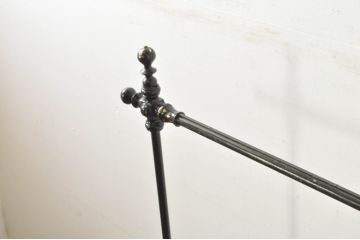 フランスビンテージ　緩やかなカーブを描く脚がお洒落な真鍮(しんちゅう)とアイアンのハンガーラック(ポールハンガー、洋服掛け、コート掛け、店舗什器、ヴィンテージ)(R-080320)